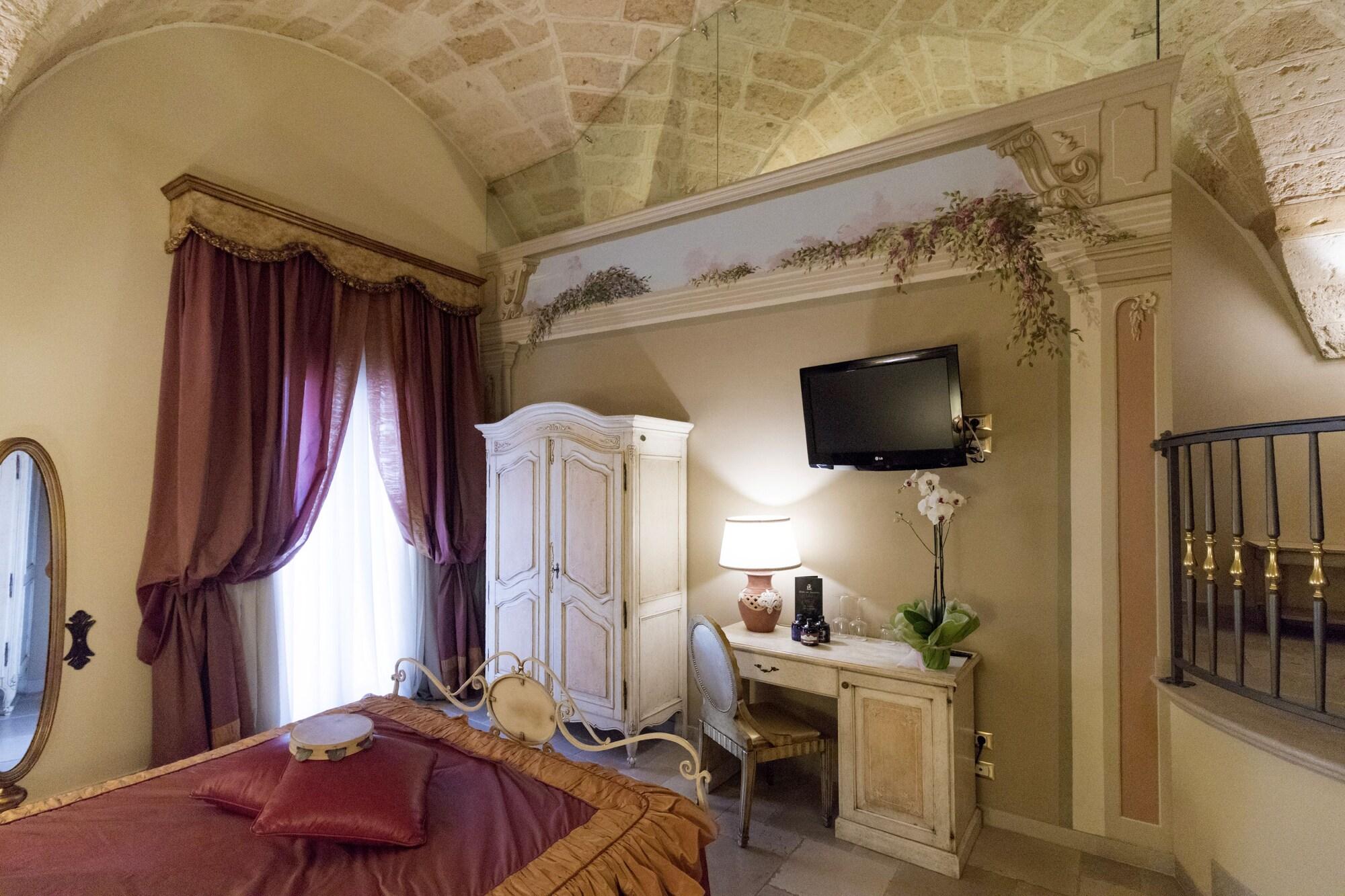 Kelina Charme Hotel By Cantine Due Palme Cellino San Marco Eksteriør billede