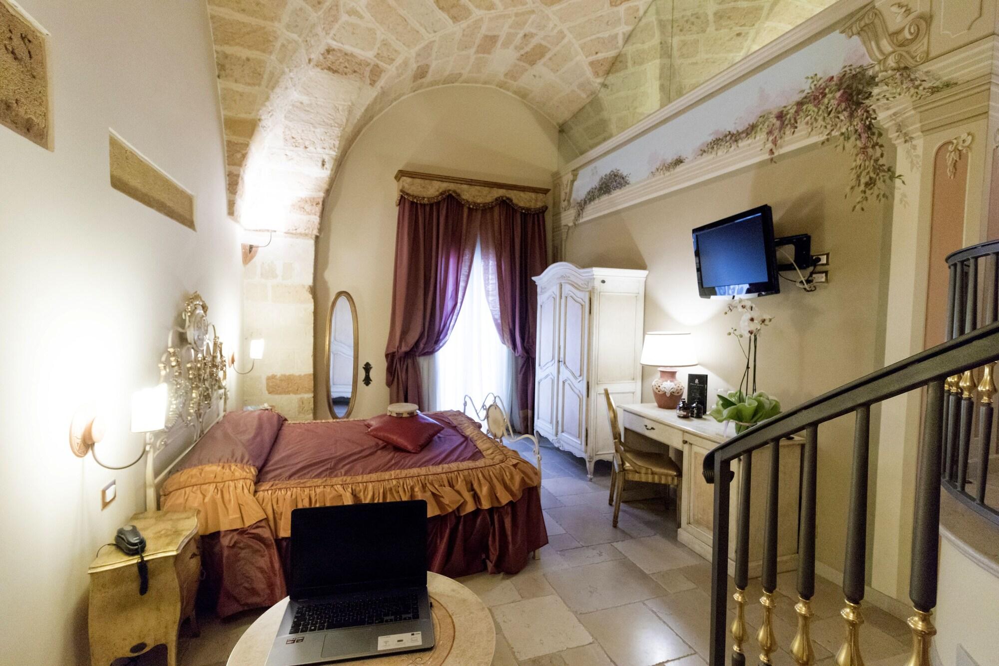 Kelina Charme Hotel By Cantine Due Palme Cellino San Marco Eksteriør billede